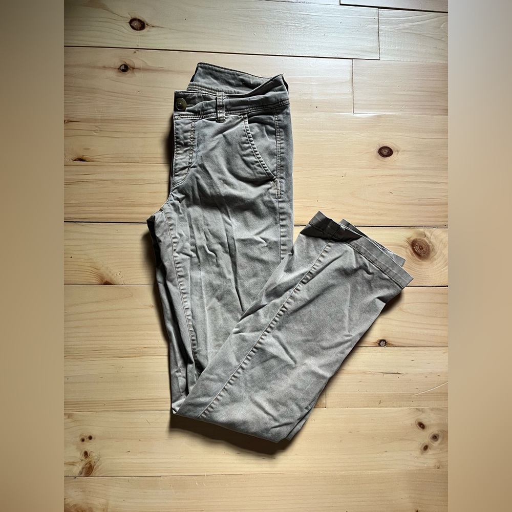 American Eagle khaki pants. Size 4.